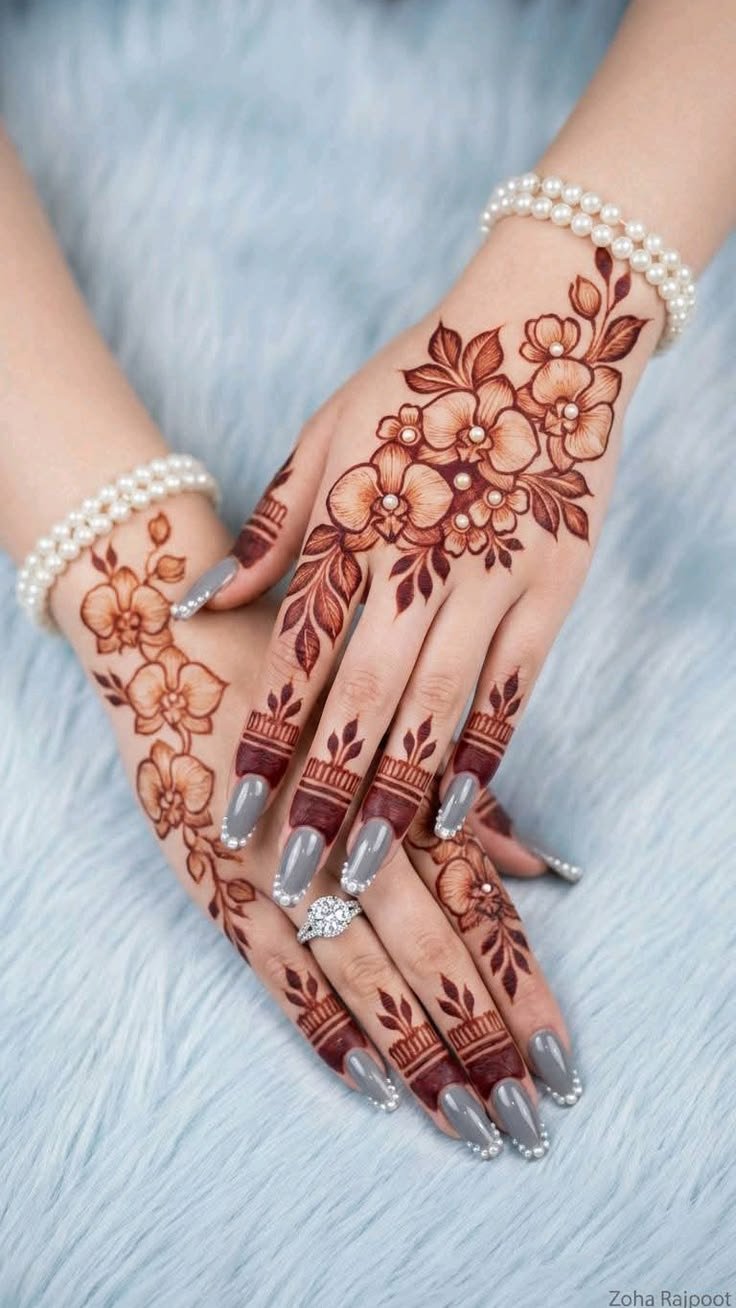 Mehndi with Pearls – Elegant & Creative Mehndi Design Ideas with Pearl Decoration Mehndi with Pearls 1