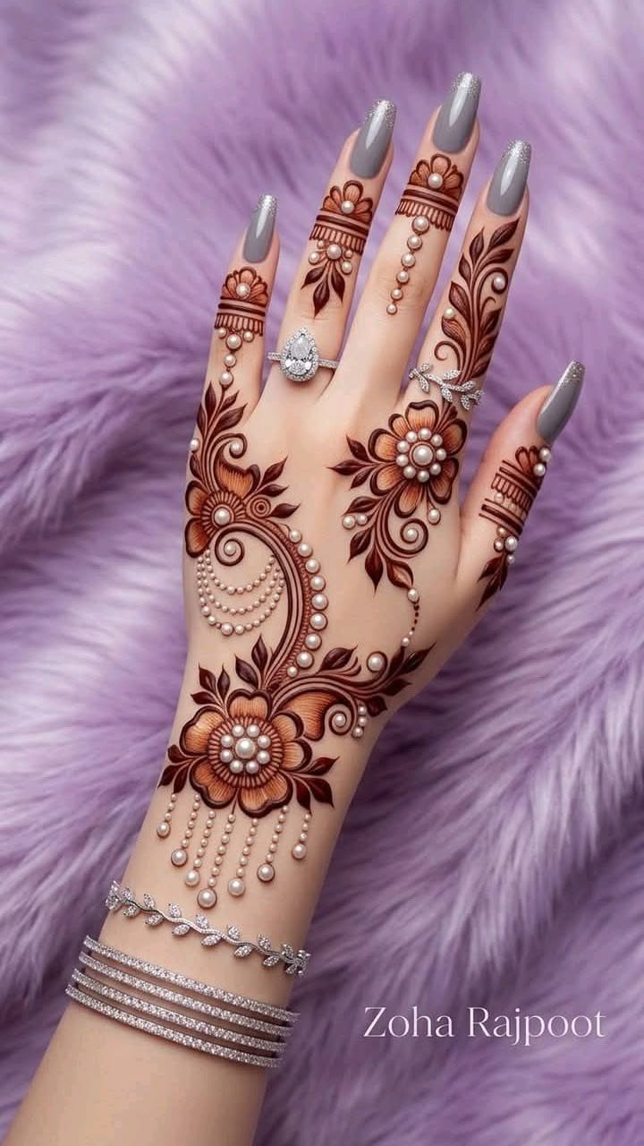 Mehndi with Pearls – Elegant & Creative Mehndi Design Ideas with Pearl Decoration Mehndi with Pearls 4