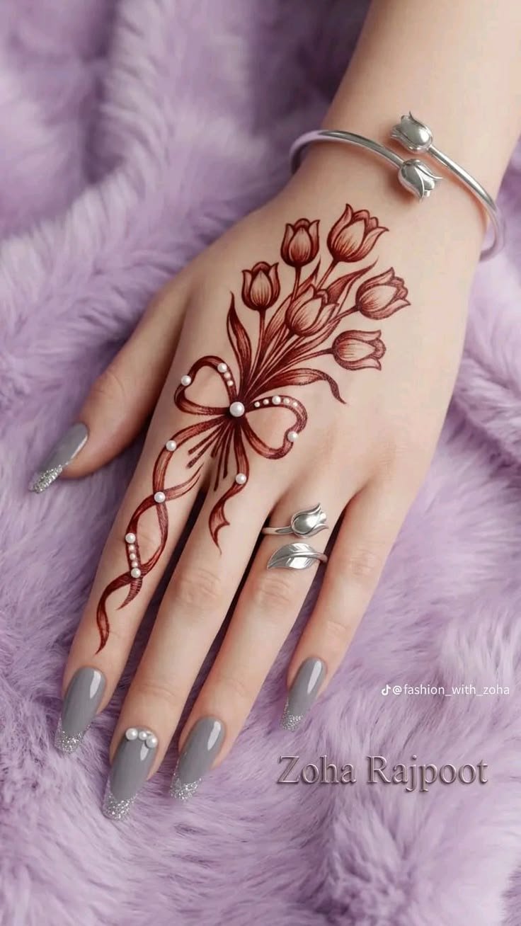 Mehndi with Pearls – Elegant & Creative Mehndi Design Ideas with Pearl Decoration Mehndi with Pearls 7