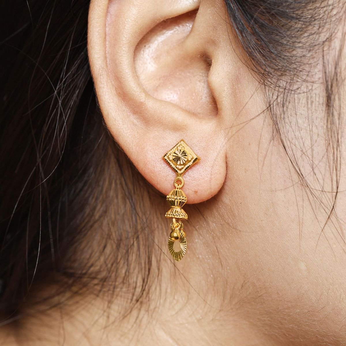 Stylish Hoop Earrings – Timeless Jewelry for a Bold & Elegant Look Stylish Hoop Earrings 5