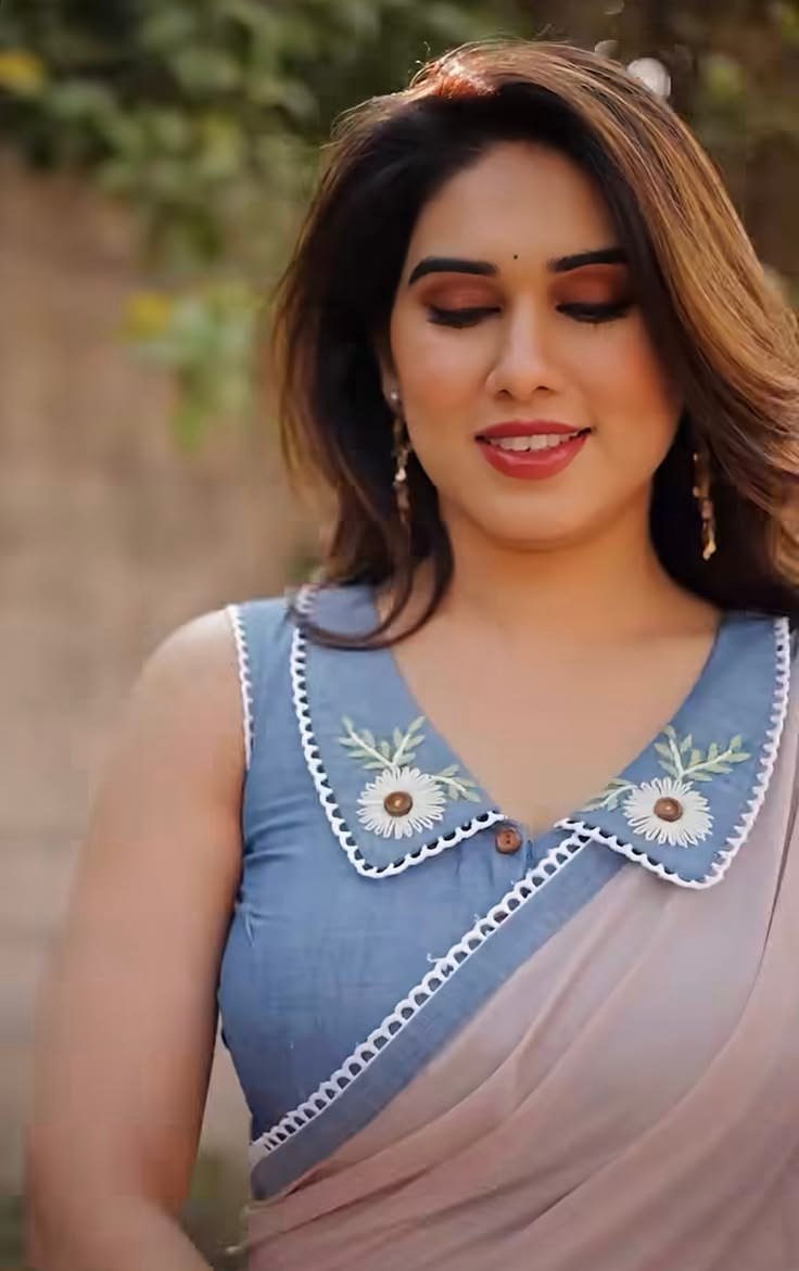 Trendy Blouse Designs 6