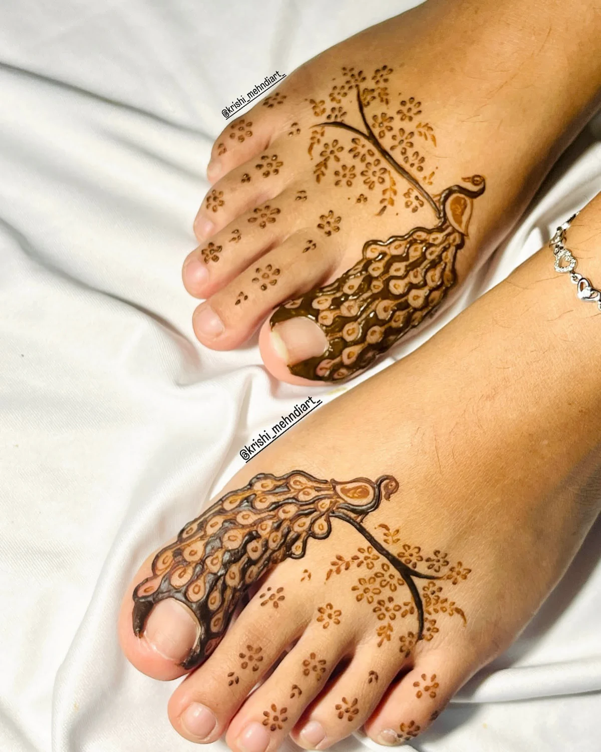 Stunning Peacock Foot Mehndi 1