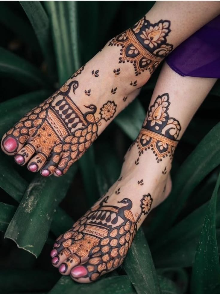 Stunning Peacock Foot Mehndi 2