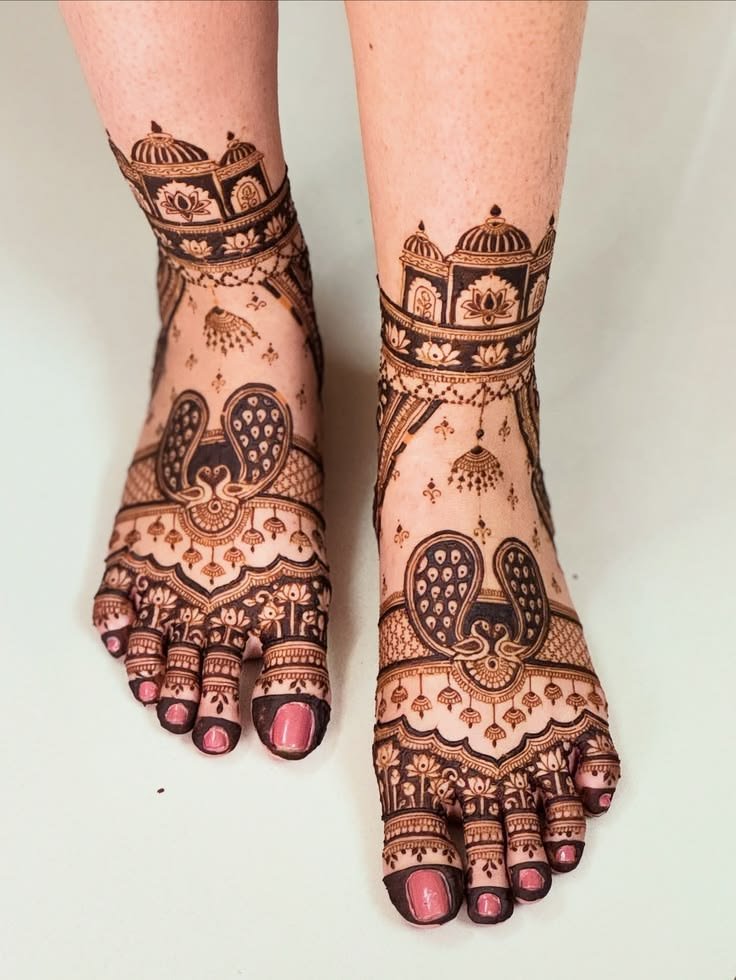 Stunning Peacock Foot Mehndi 3