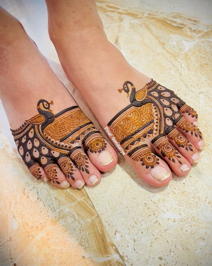 Stunning Peacock Foot Mehndi 7
